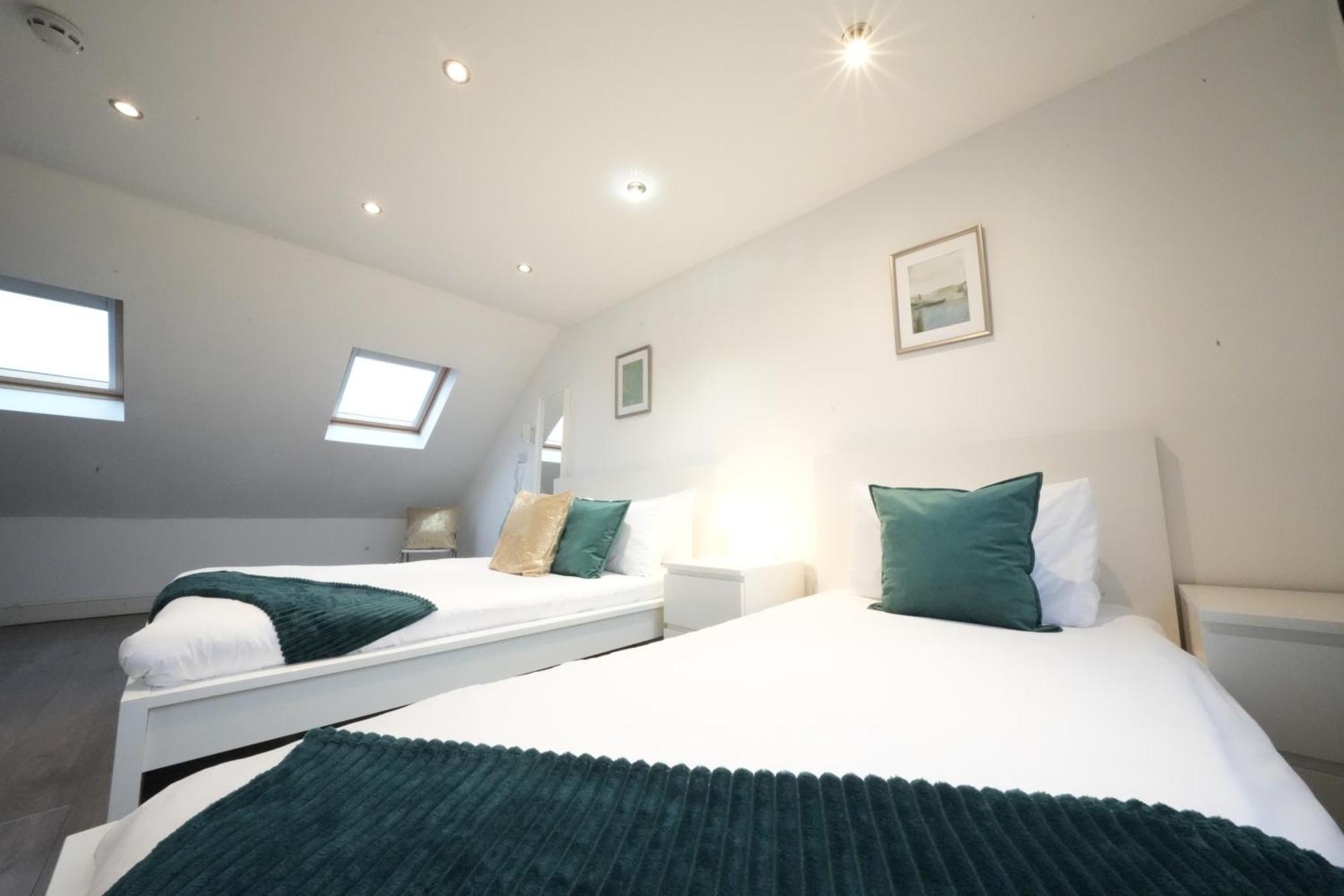 Grand Airport Ensuites Harmondsworth Dış mekan fotoğraf