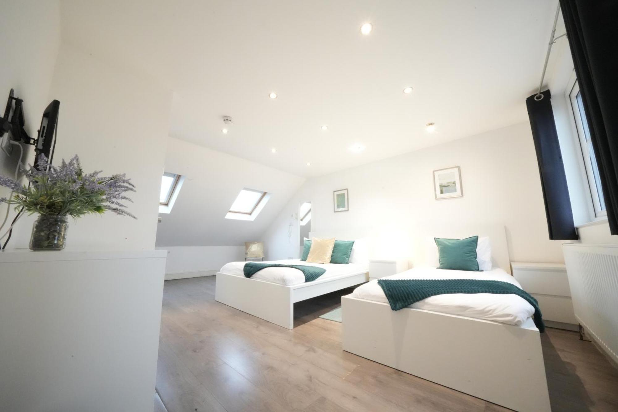 Grand Airport Ensuites Harmondsworth Dış mekan fotoğraf
