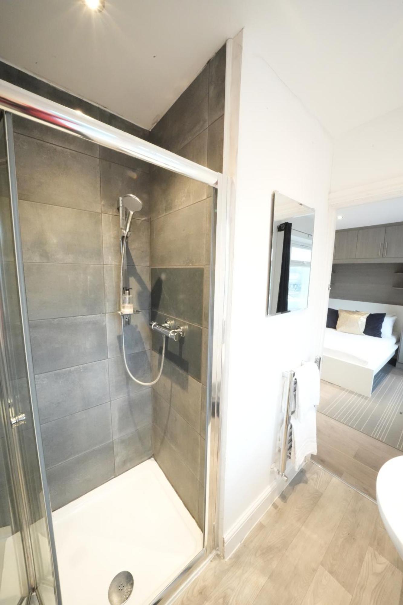 Grand Airport Ensuites Harmondsworth Dış mekan fotoğraf