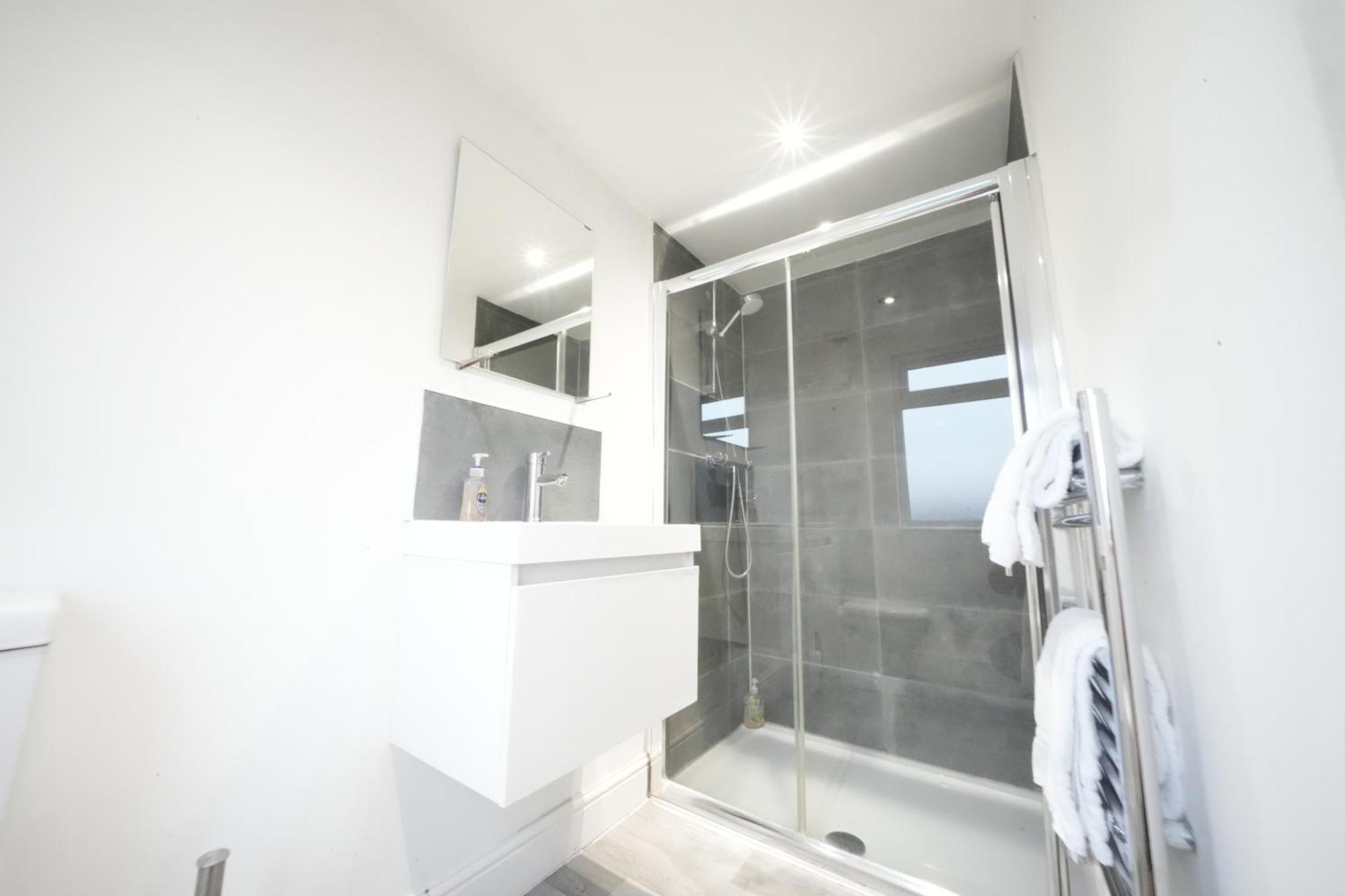 Grand Airport Ensuites Harmondsworth Dış mekan fotoğraf