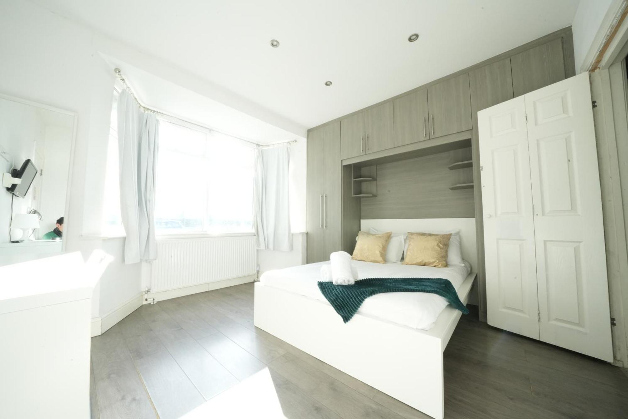Grand Airport Ensuites Harmondsworth Dış mekan fotoğraf